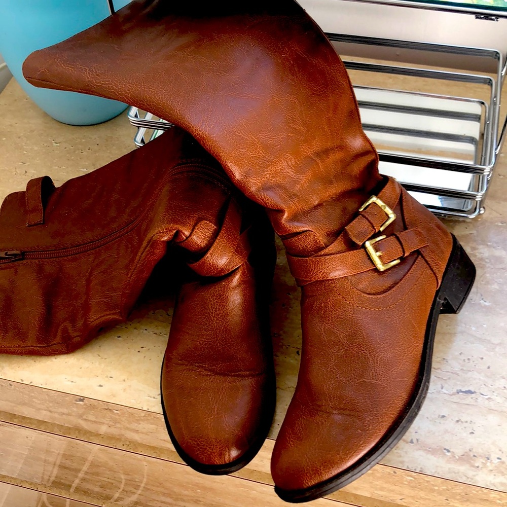 Woman’s 6.5 brown riding boots. Like new